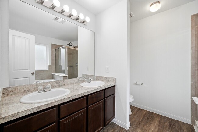Building Photo - 10322 Urban Oak Trl