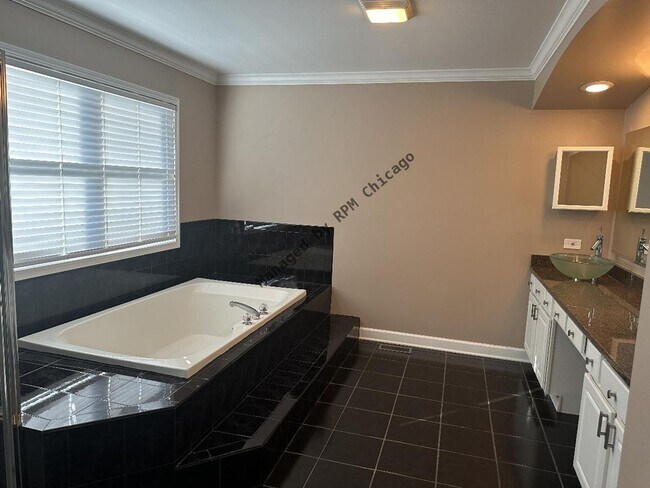 Building Photo - 5490 Fox Path Ln