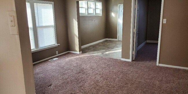 Primary Photo - 7501 S 28th St.