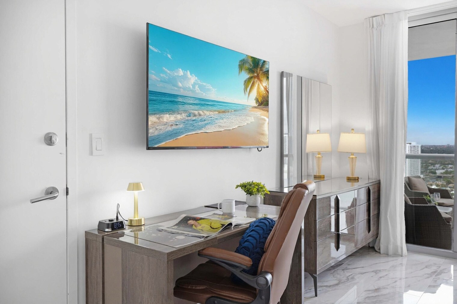 Building Photo - 2602 E Hallandale Beach Blvd
