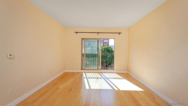 Building Photo - Perfectly located 1 bed/1 bath unit in Dow...