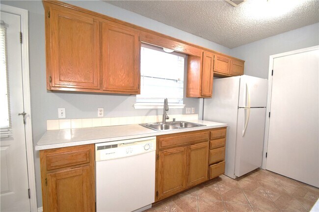 Building Photo - 12 Burnett Cir