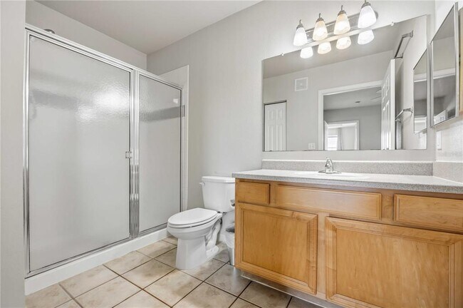 Building Photo - 1025 Villagio Cir