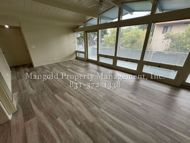 Building Photo - 561irv
