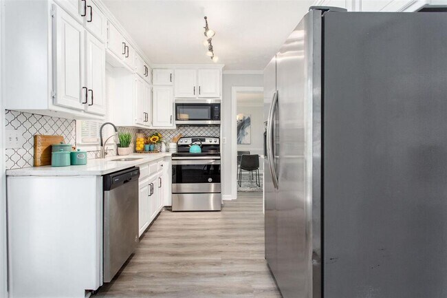 Building Photo - 5735 Manassas Run