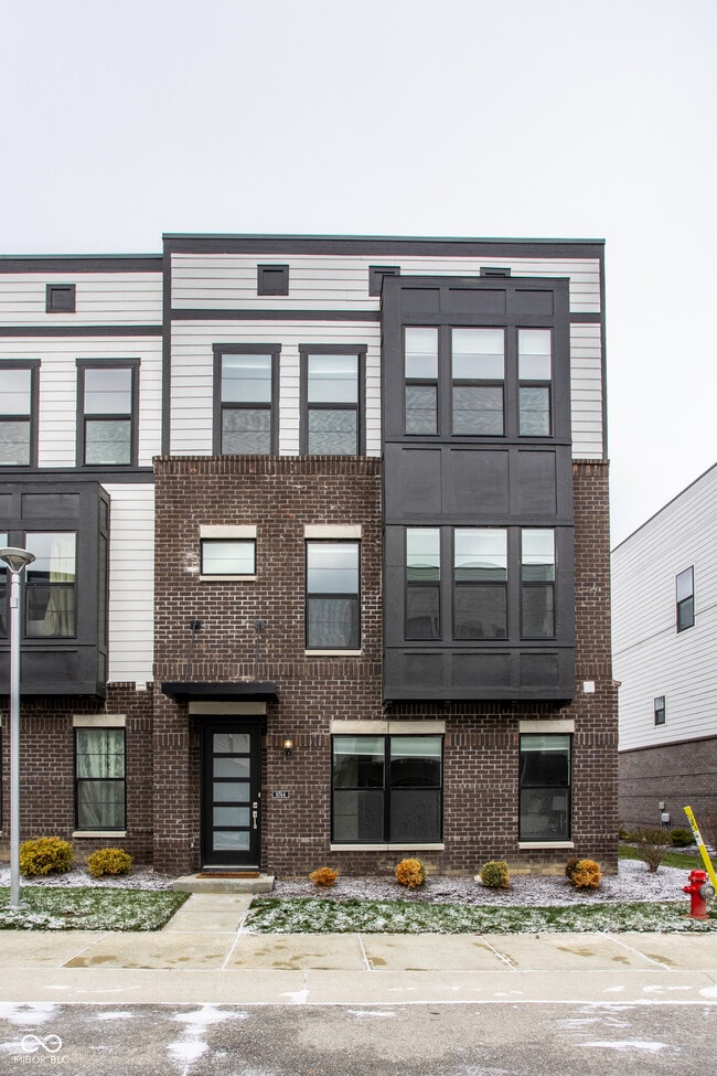 Building Photo - 9744 Junction Sta