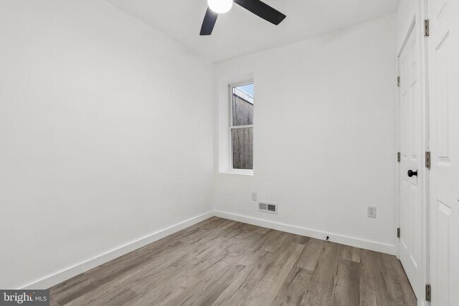 Building Photo - 2359 Ann St