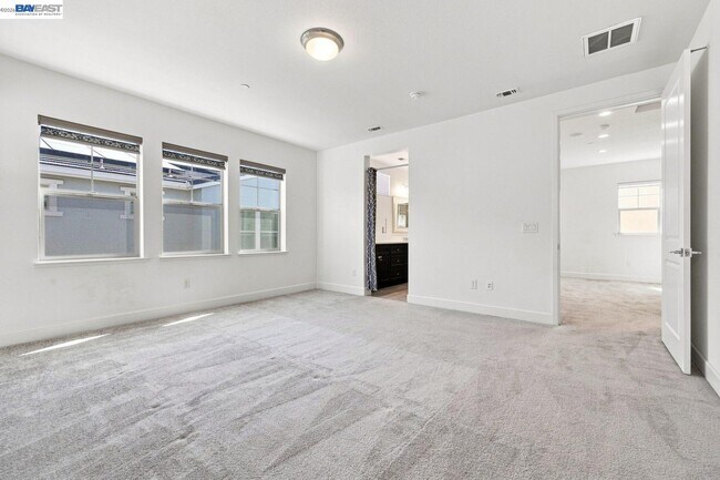 Building Photo - 33 Roccolino Ln