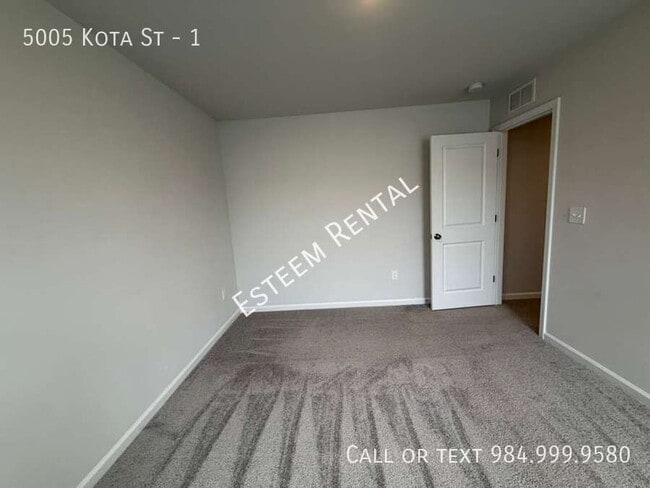 Building Photo - 5005 Kota St