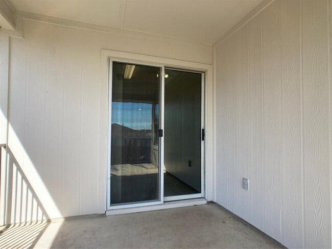 Building Photo - 1009 Grey Castle Dr