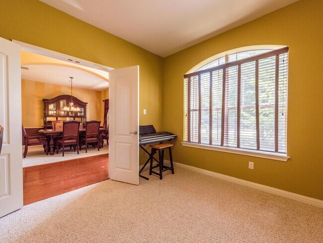 Building Photo - 1104 Winding Creek Pl