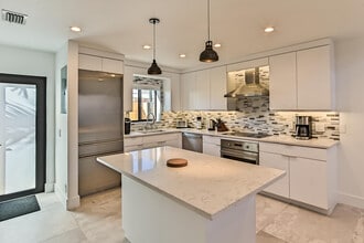 Building Photo - 1955 NE 4th St