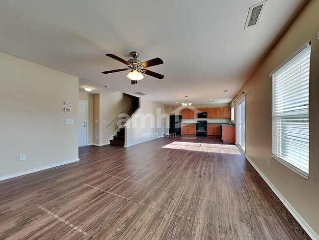 Building Photo - 423 Kerriann Ln