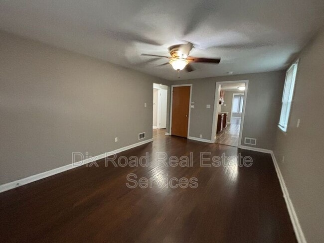 Building Photo - 1670 Darst Ave