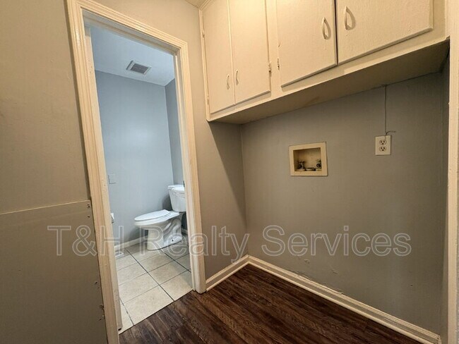 Building Photo - 10204 Catalina Dr