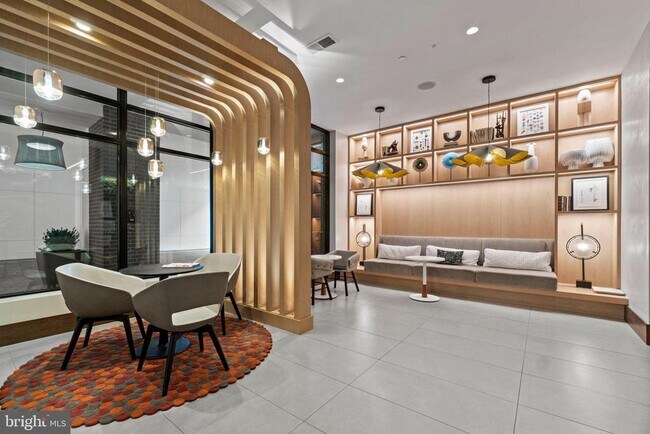 Building Photo - 925 N Fairfax St