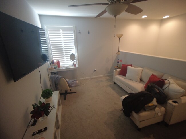 Building Photo - 1460 Mockingbird Ct
