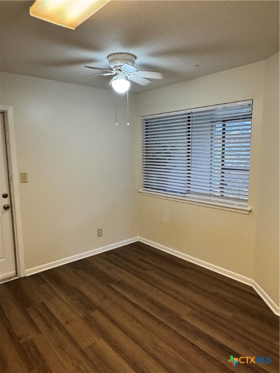 Building Photo - 118 Rattan Dr