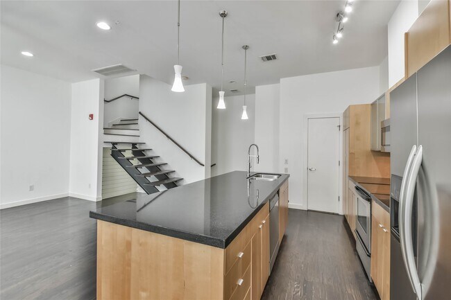 Building Photo - 5710 Winsome Ln