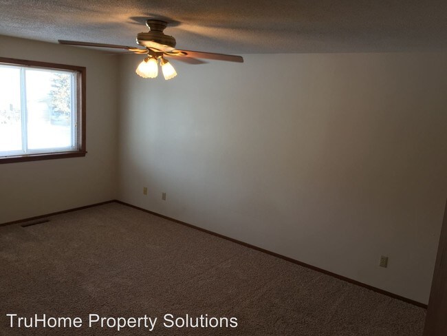 Building Photo - 2 br, 1.5 bath House - 52 Parkview Circle