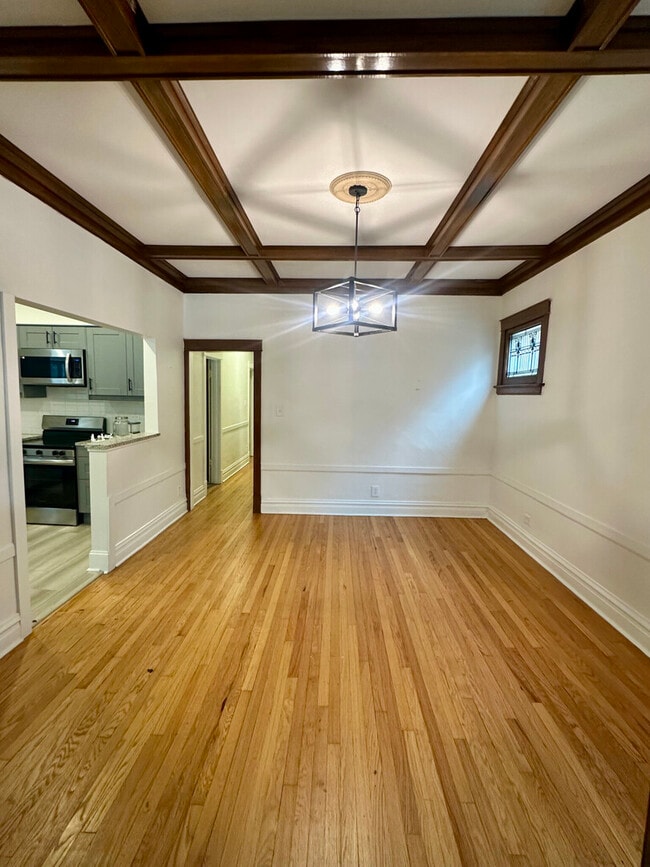 Building Photo - 6434 N Magnolia Ave