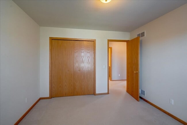 Building Photo - 7033 Rockstream Dr