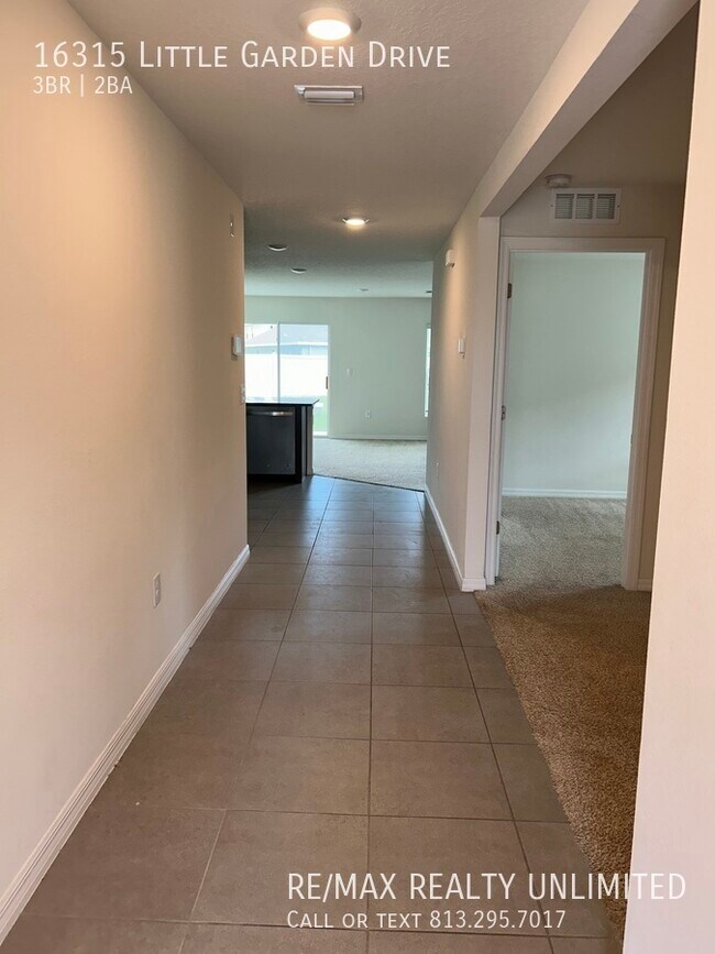 Building Photo - 16315 Little Garden Dr
