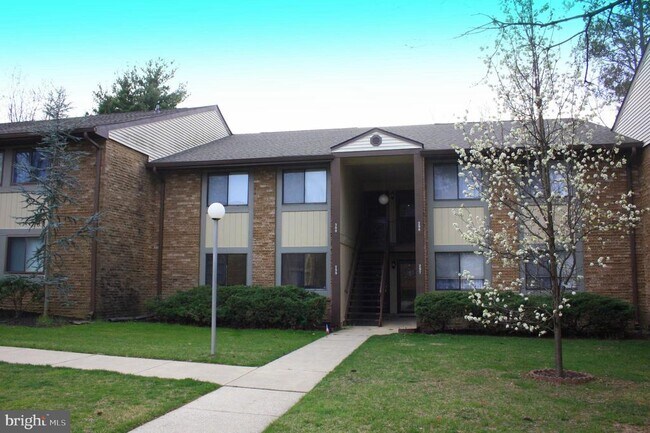 Building Photo - 115 E Kings Hwy