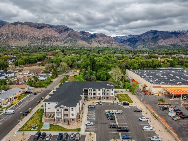 Building Photo - First Month Rent FREE