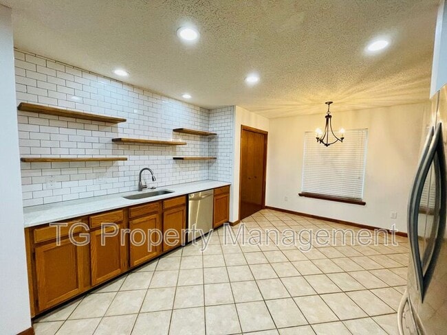 Building Photo - 4112 Hollister Pl