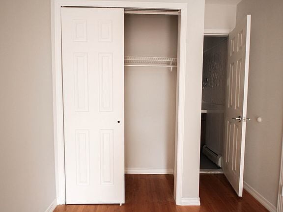 Building Photo - "Spacious 3-Bedroom Gem with 2 Full Baths ...