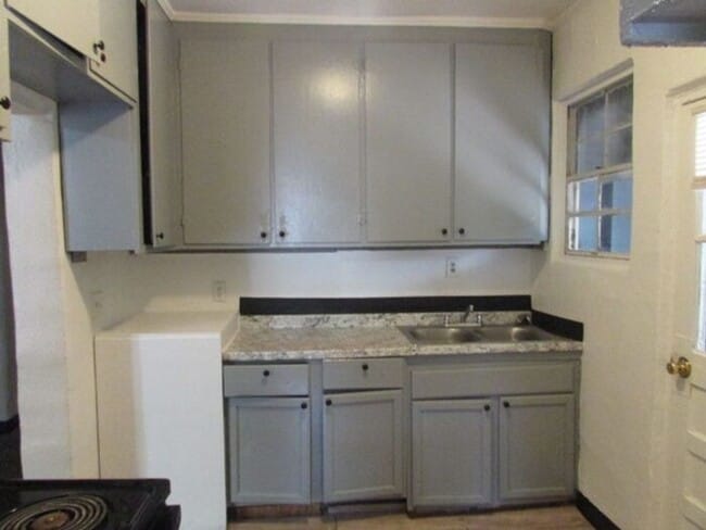 Building Photo - 28 Burgess Ct