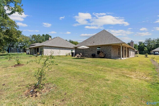 Building Photo - 132 Kambry Grv Dr
