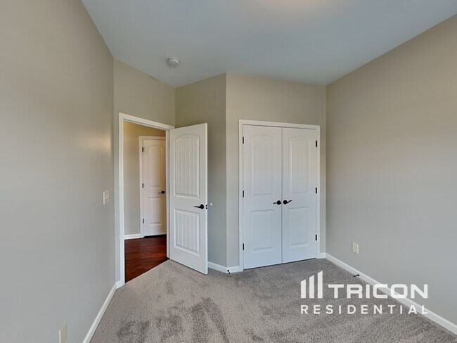 Building Photo - 1430 Raven Rd