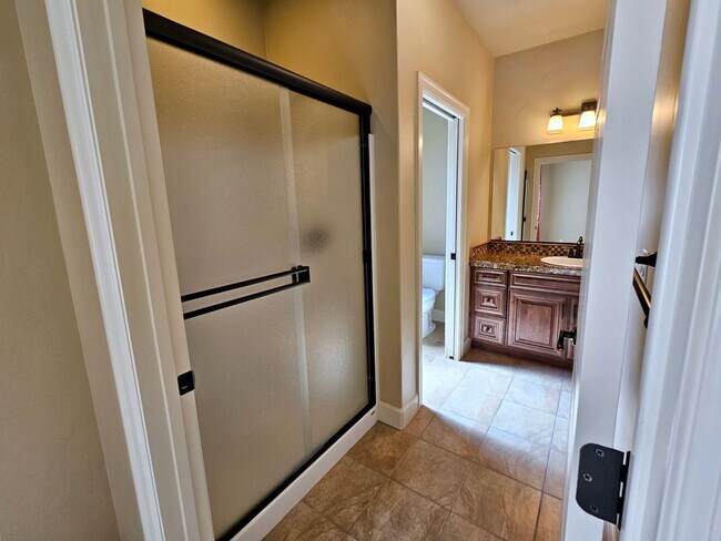 Building Photo - 2817 Tuscanna Dr