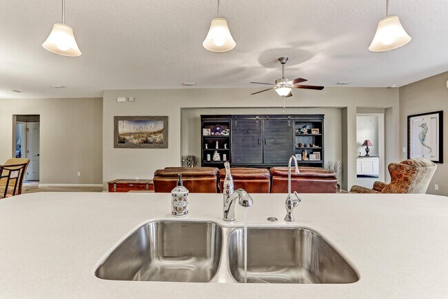 Building Photo - 94264 Woodbrier Cir