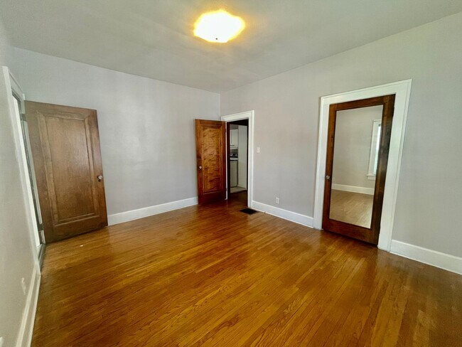 Building Photo - Charming 2-Bedroom Home with Hardwood Floors & Private Driveway!
