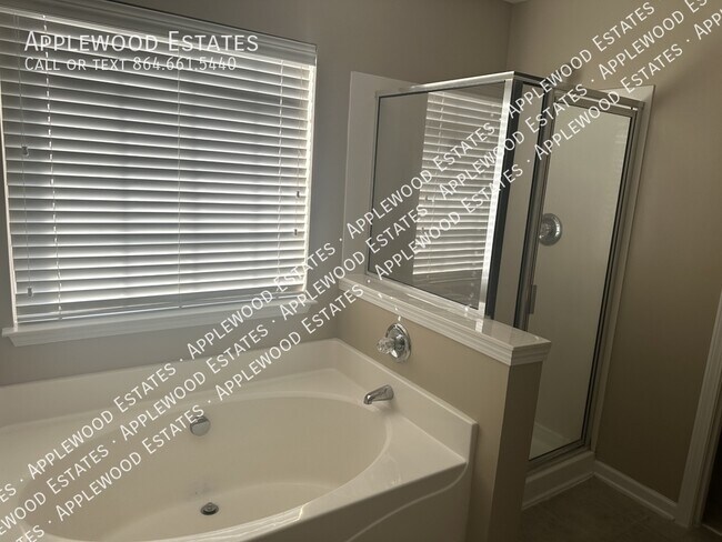 Building Photo - 184 Stonewood Crossing Dr