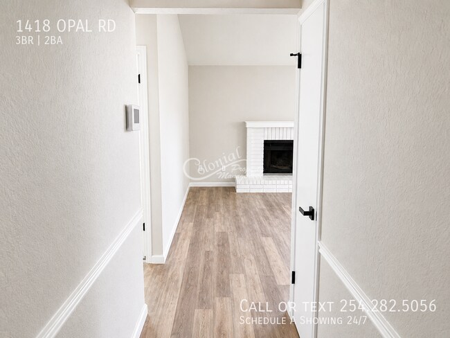 Building Photo - 1418 Opal Rd