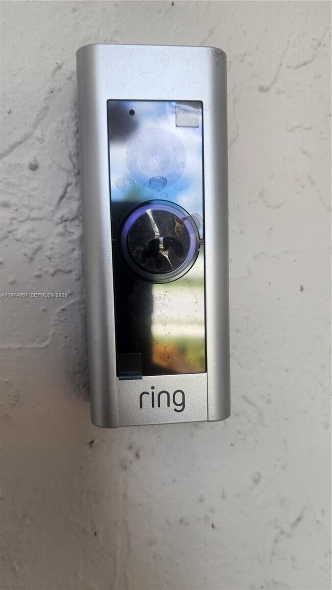 Building Photo - 2965 SE 23rd Ave