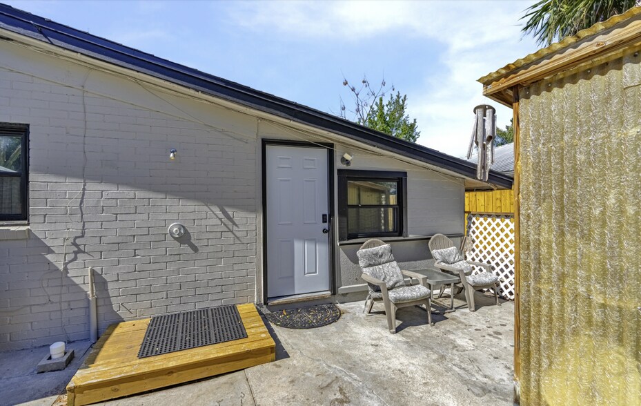 Building Photo - 1811 Eastern Dr