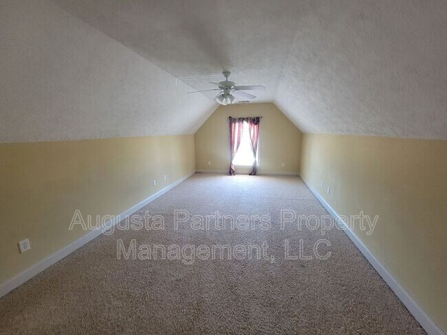 Building Photo - 1010 Barrett Dr