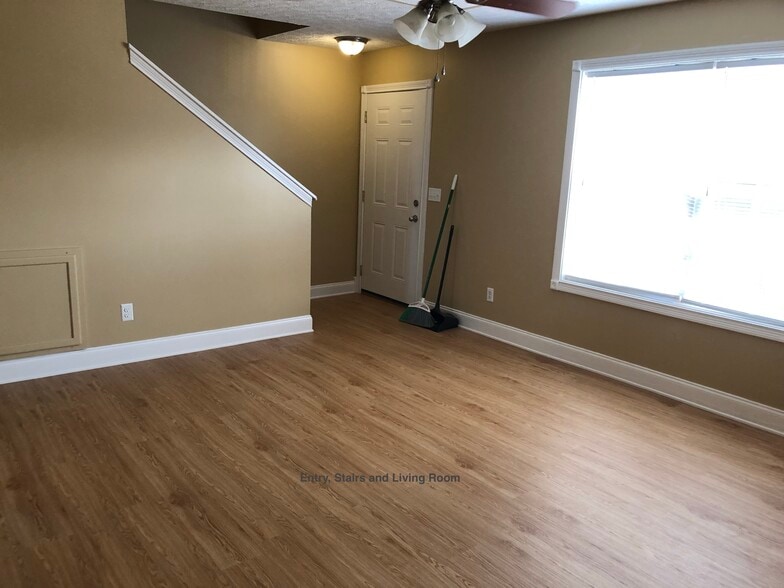 Building Photo - 105 Jay Max Way