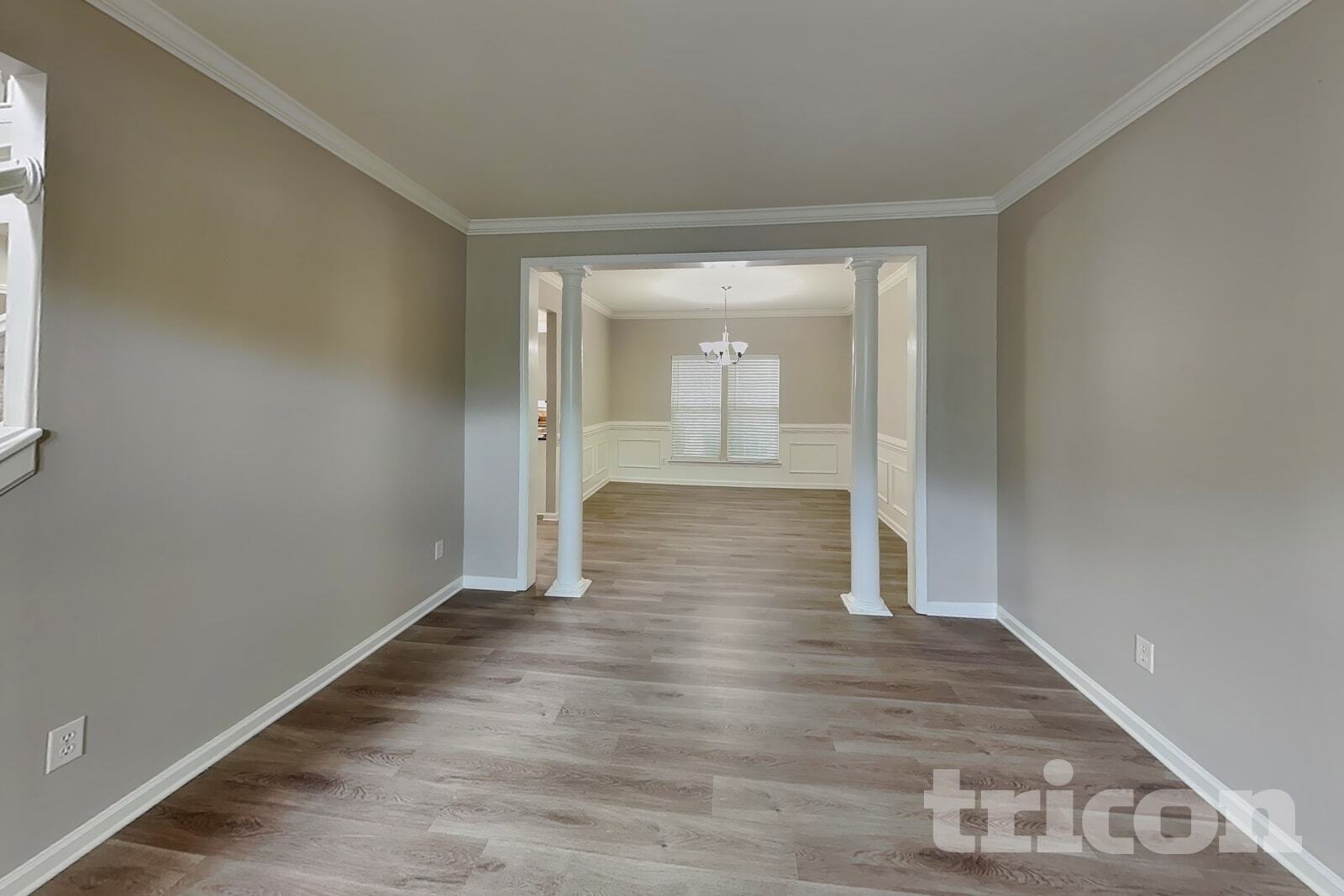 Building Photo - 1002 Hollingdale Ct