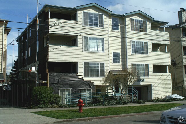 Building Photo - Nesbit Court