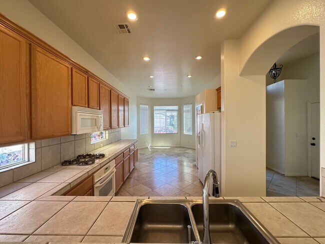 Building Photo - SEDONA AT SOUTHWEST RANCH