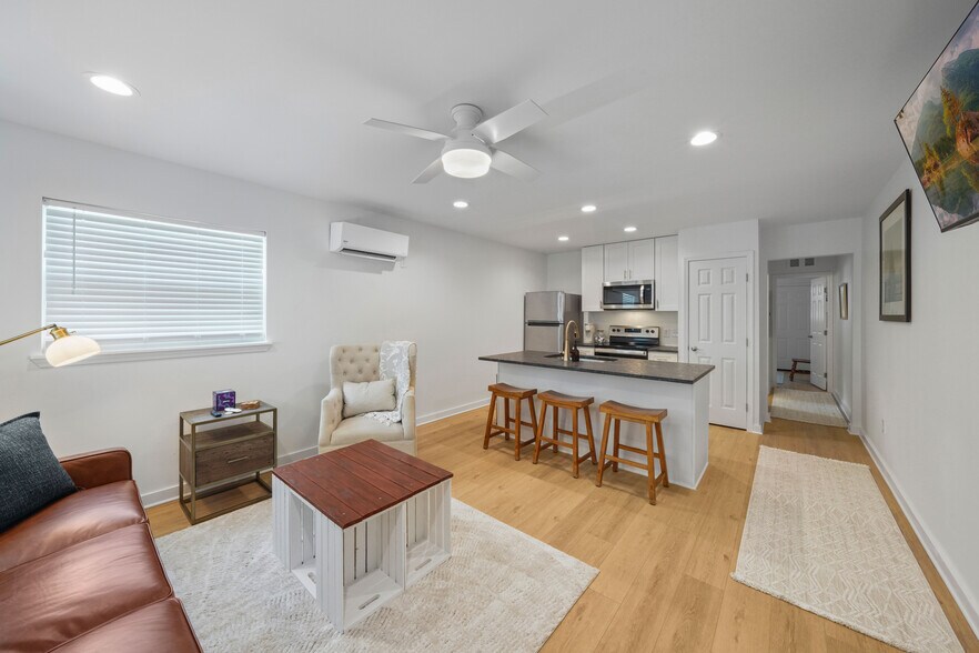 Building Photo - 2927 Nicholson Dr