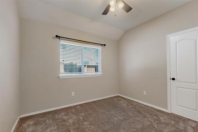 Building Photo - 337 Royal Oak Dr