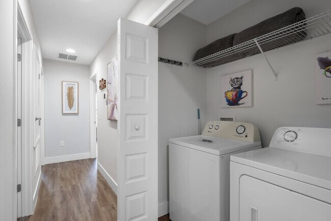 Building Photo - 4456 Summer Flowers Pl