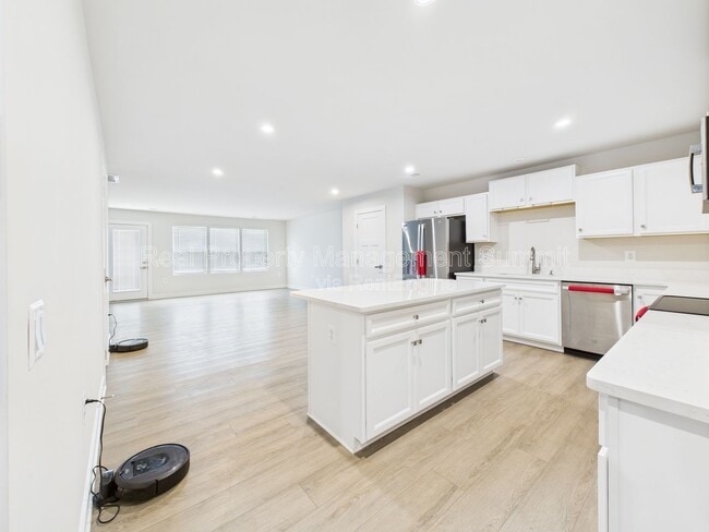 Building Photo - 4711 Hardwell St